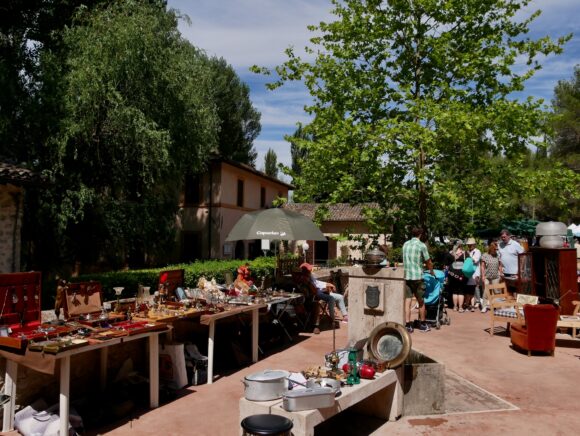 Mercatino dell’Antiquariato a San Cipriano: promozione dei prodotti locali tra storia e sapori